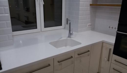 Hi-Macs G 034  мойкой Нано